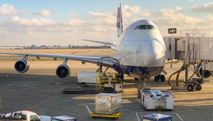 航空貨物と海上貨物について知る